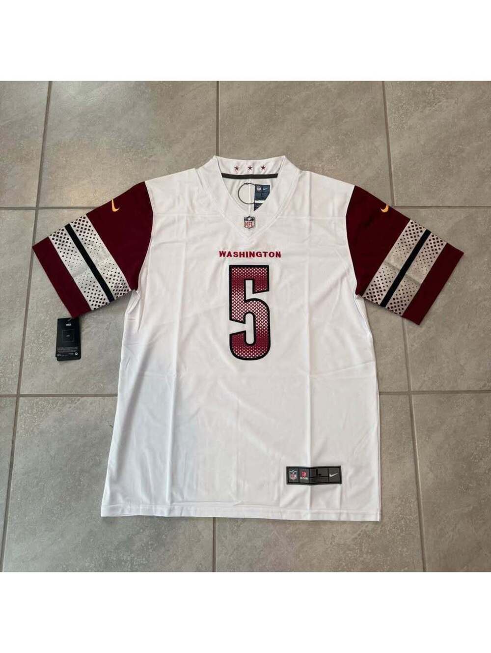 Jayden Daniels Washington Commanders Jersey Adult Large NWT